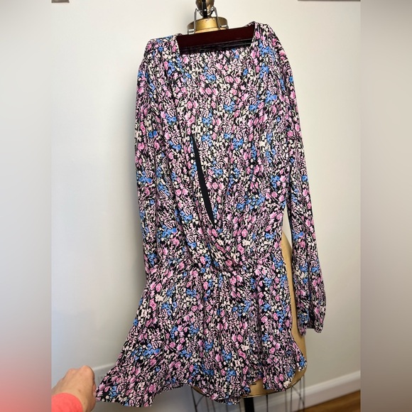 Eight sixty small floral long sleeve shorts romper with elastic waist - Picture 1 of 8